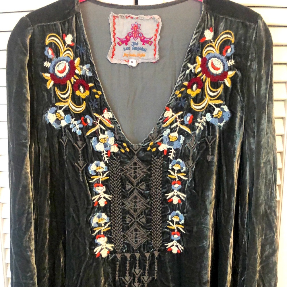 Johnny Was “Elise” Tunic Gray Velvet